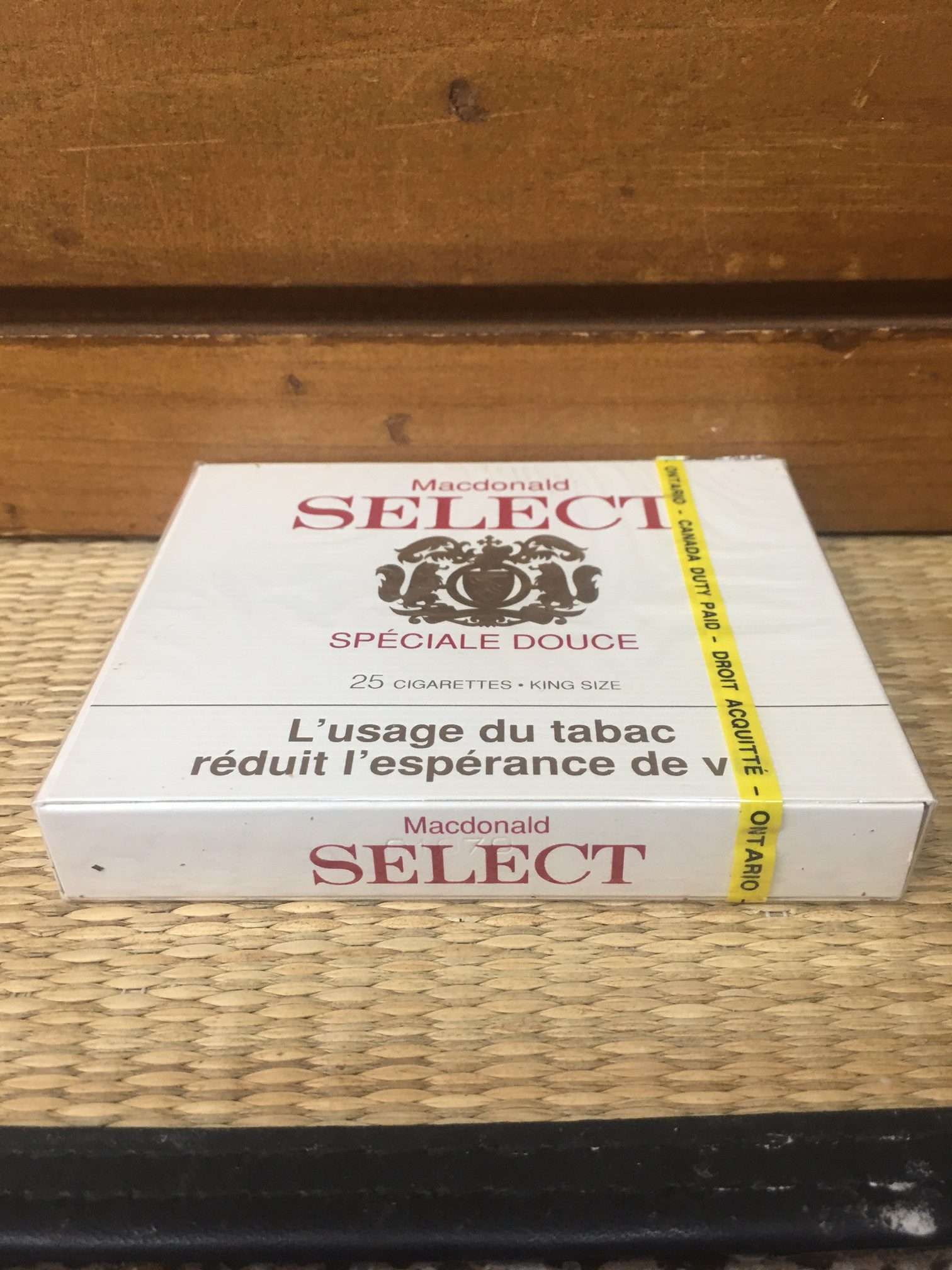 Select Special Mild King Size Cigarette Hard Box by Macdonald Inc