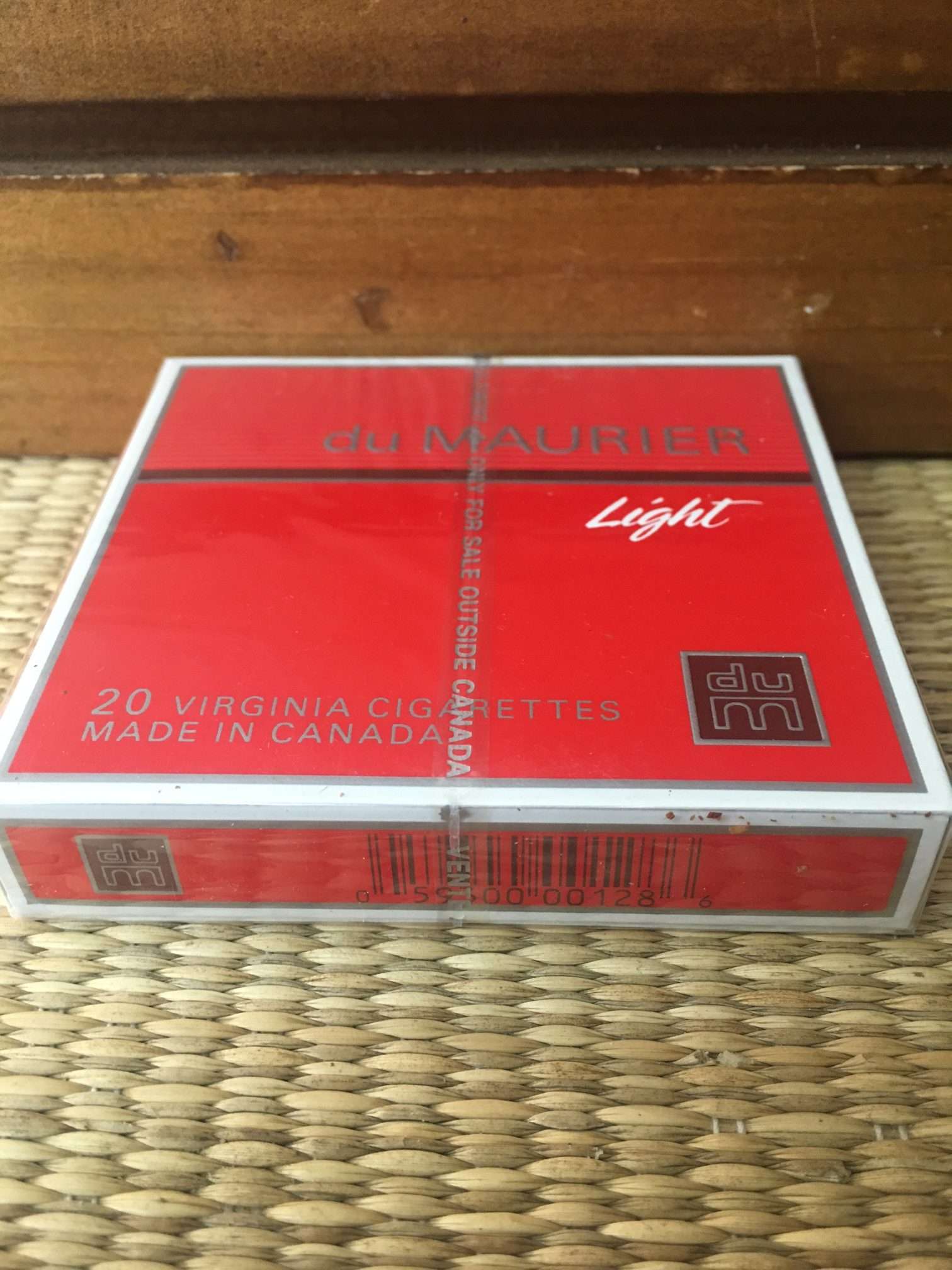 du Maurier Light Cigarette Hard Box! Imperial Tobacco Montreal Canada