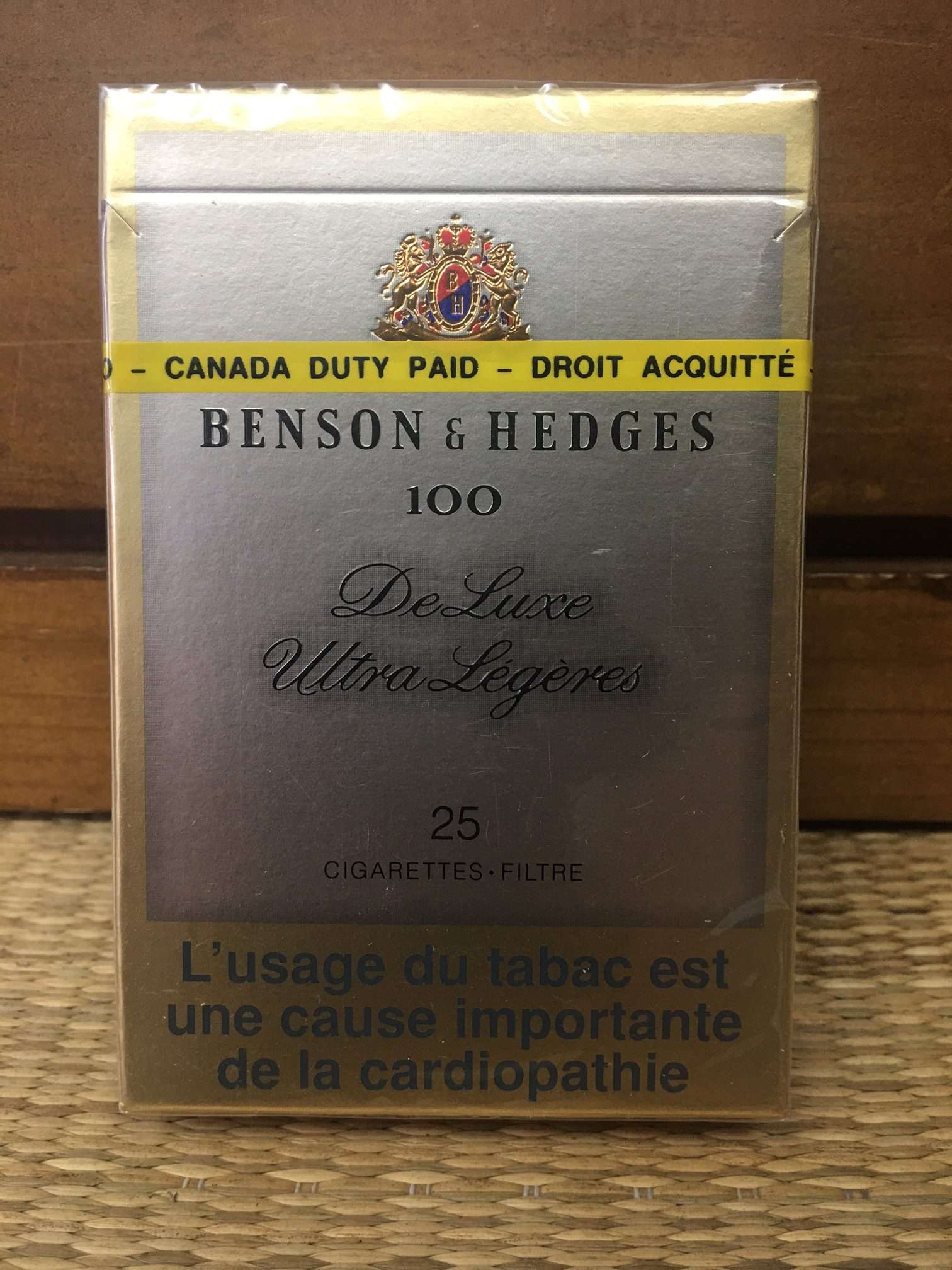 Benson & Hedges 100’s DeLuxe Ultra Lights Cigarette Hard Box! Toronto