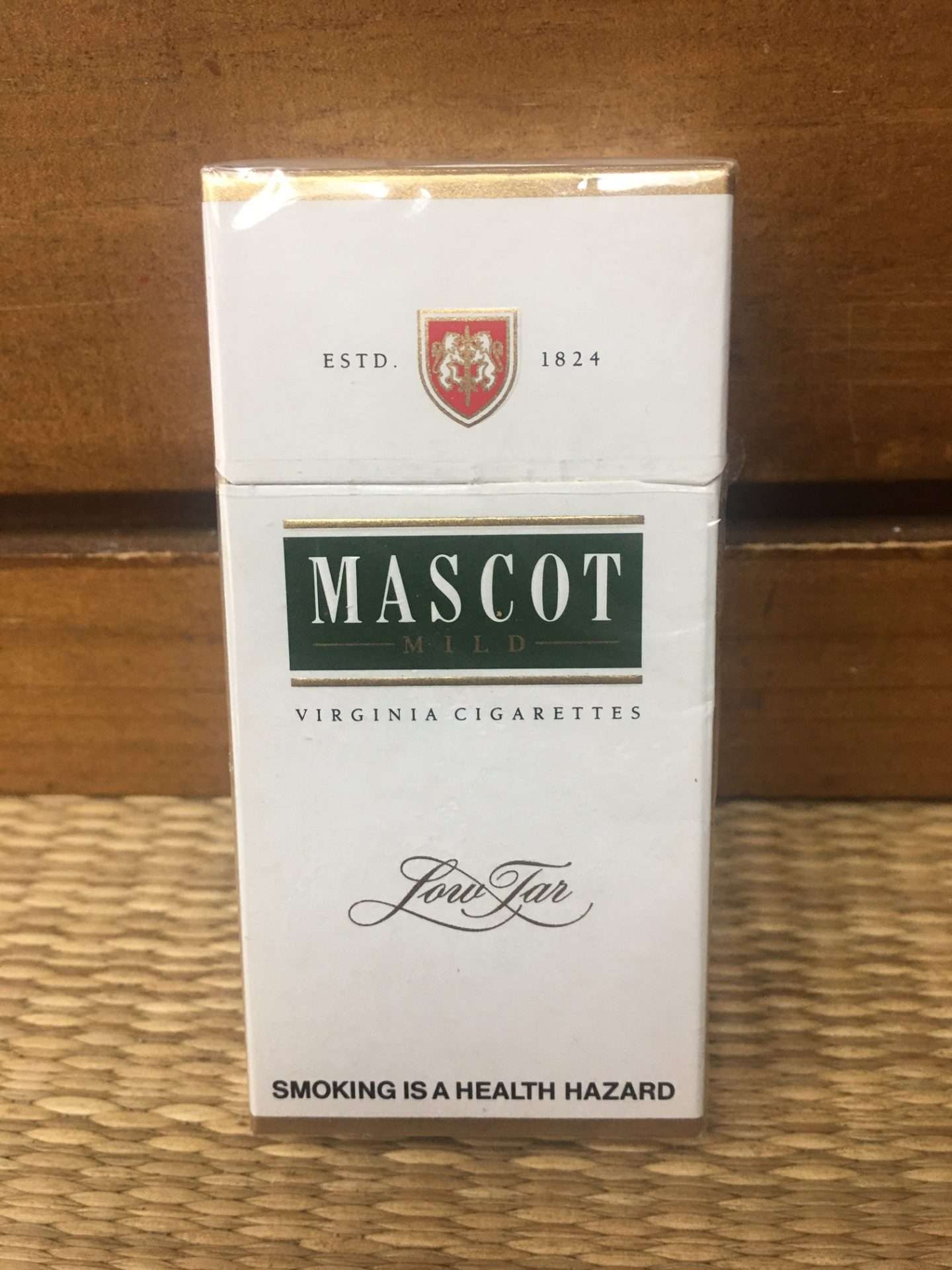Mascot Mild 10 Cigarette Hard Pack! Made in Ireland! Danly's Vintage
