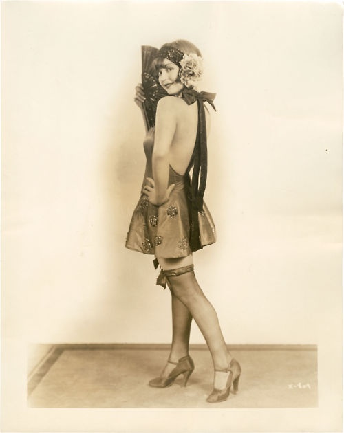 The Various Styles of 1920s Stockings, Tights, Nylons