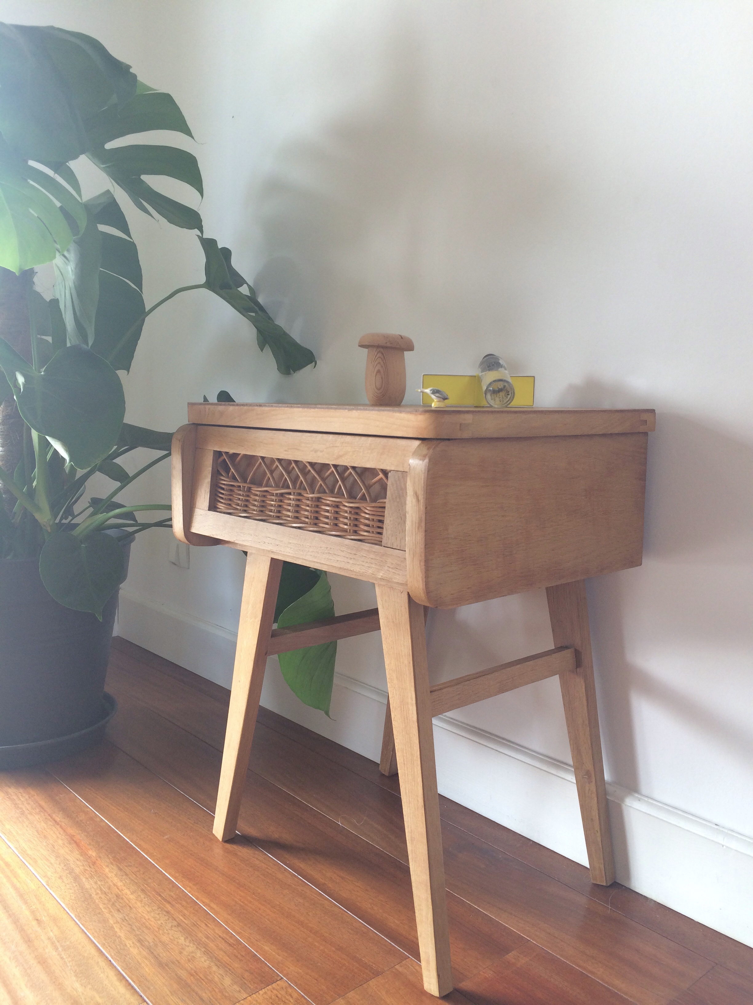 Meuble TV Etoile en chêne 2 porte, 1 tiroir Meubles Bois