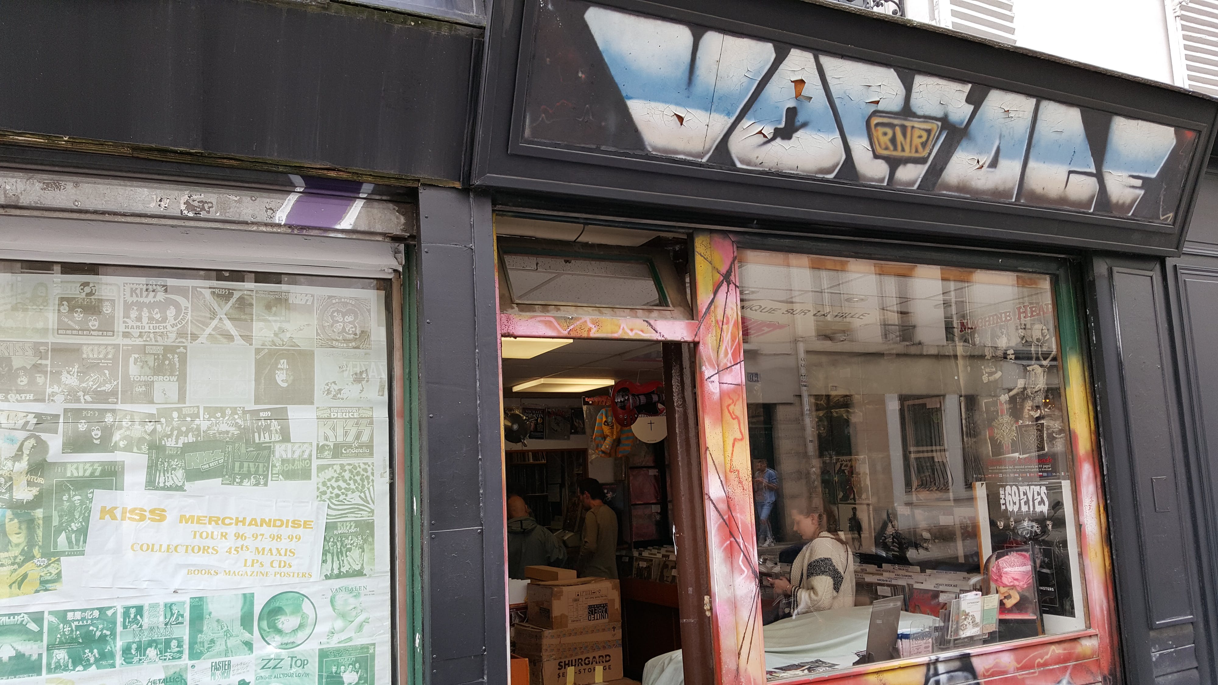 R'N'Roll Voltage Record Store Vinyl World