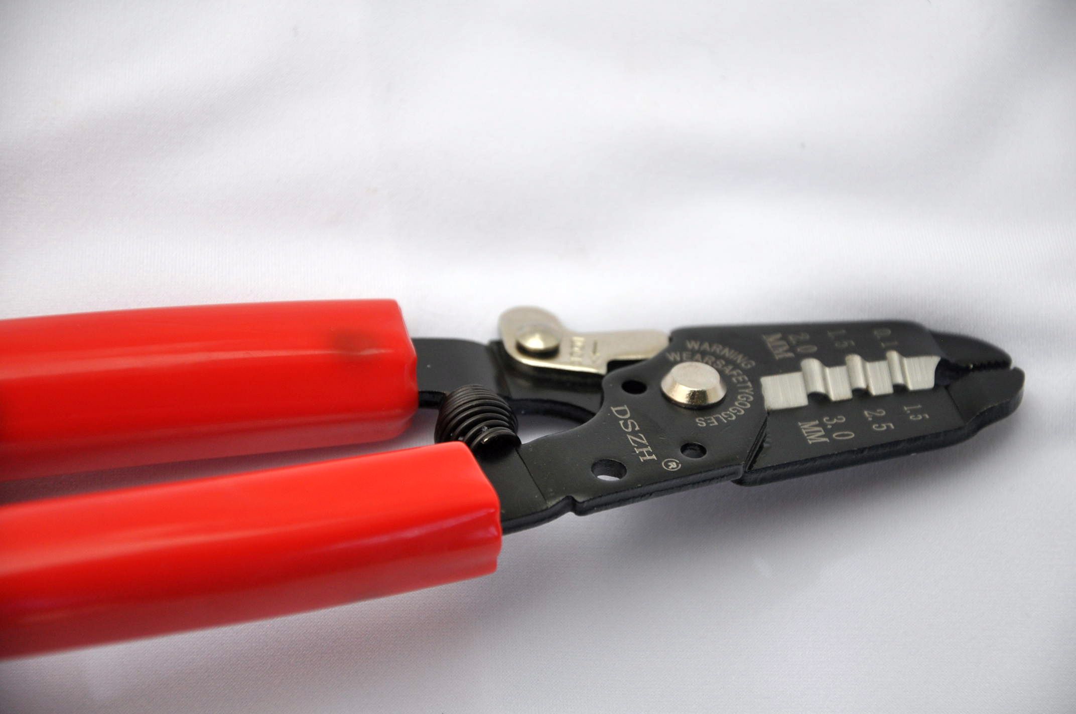 Capillary Metering Tube Tubing Cutter3 sizes in one upto 3 mm OD, for