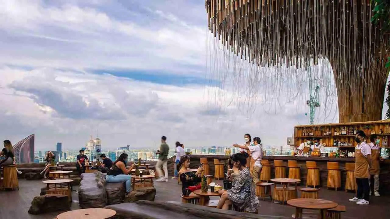8 Best Luxury Rooftop Bars in Bangkok in 2022
