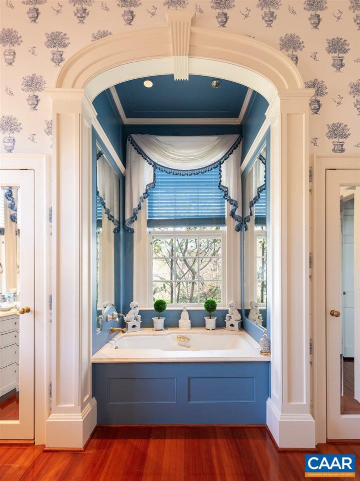 3392 EDGEMONT FARM NORTH GARDEN,VA 22959 Virginia Estates