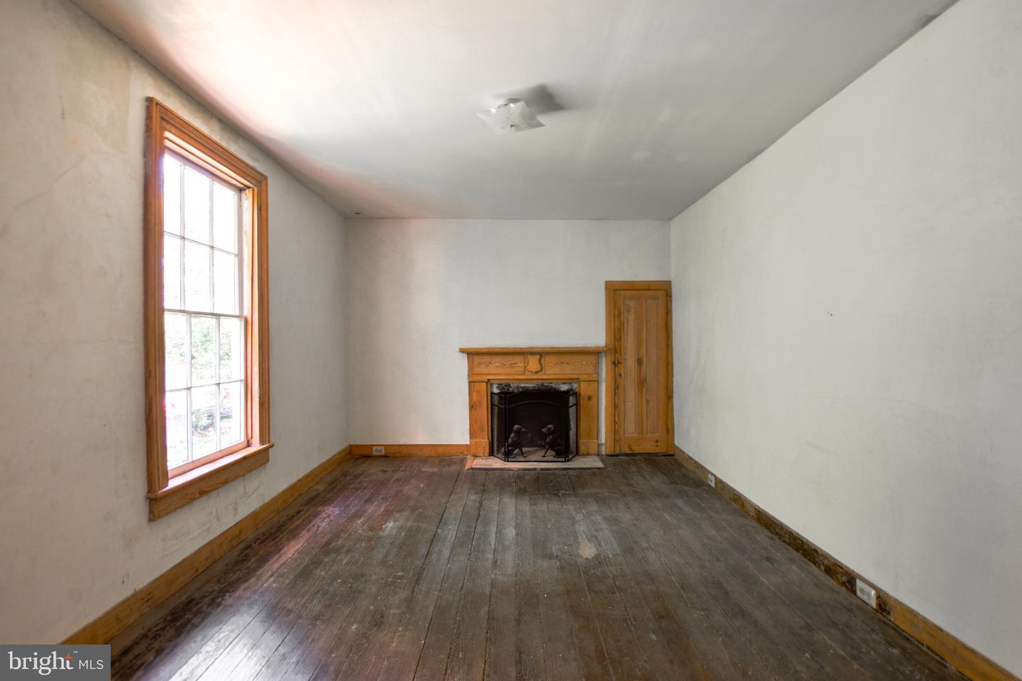19214 YORK RD STEVENSBURG,VA 22741 Virginia Estates