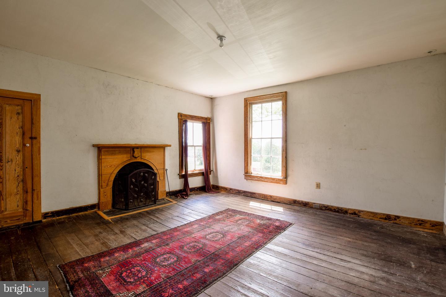 19214 YORK RD STEVENSBURG,VA 22741 Virginia Estates