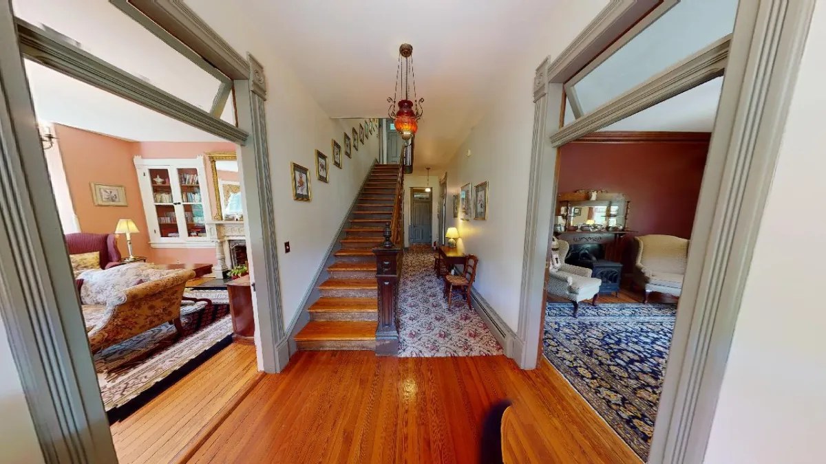 Afton Mountain Bed & Breakfast 🏠 Virginia Historic Homes for Sale