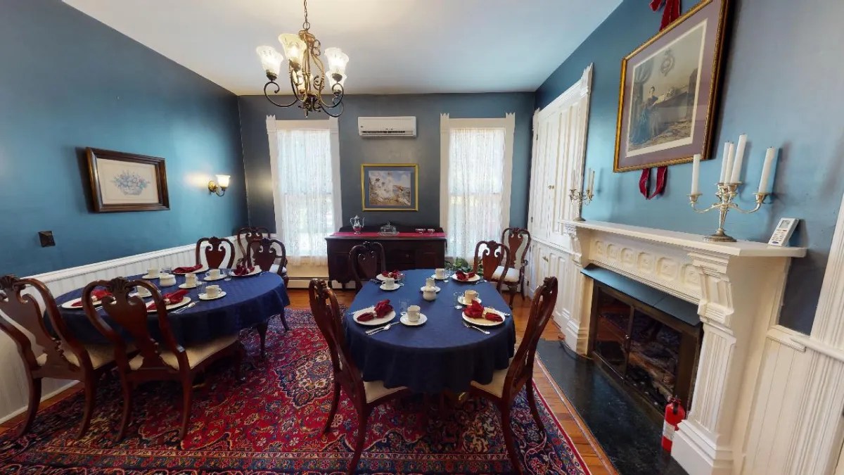 Afton Mountain Bed & Breakfast 🏠 Virginia Historic Homes for Sale