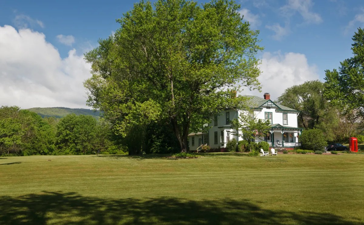 Afton Mountain Bed & Breakfast 🏠 Virginia Historic Homes for Sale