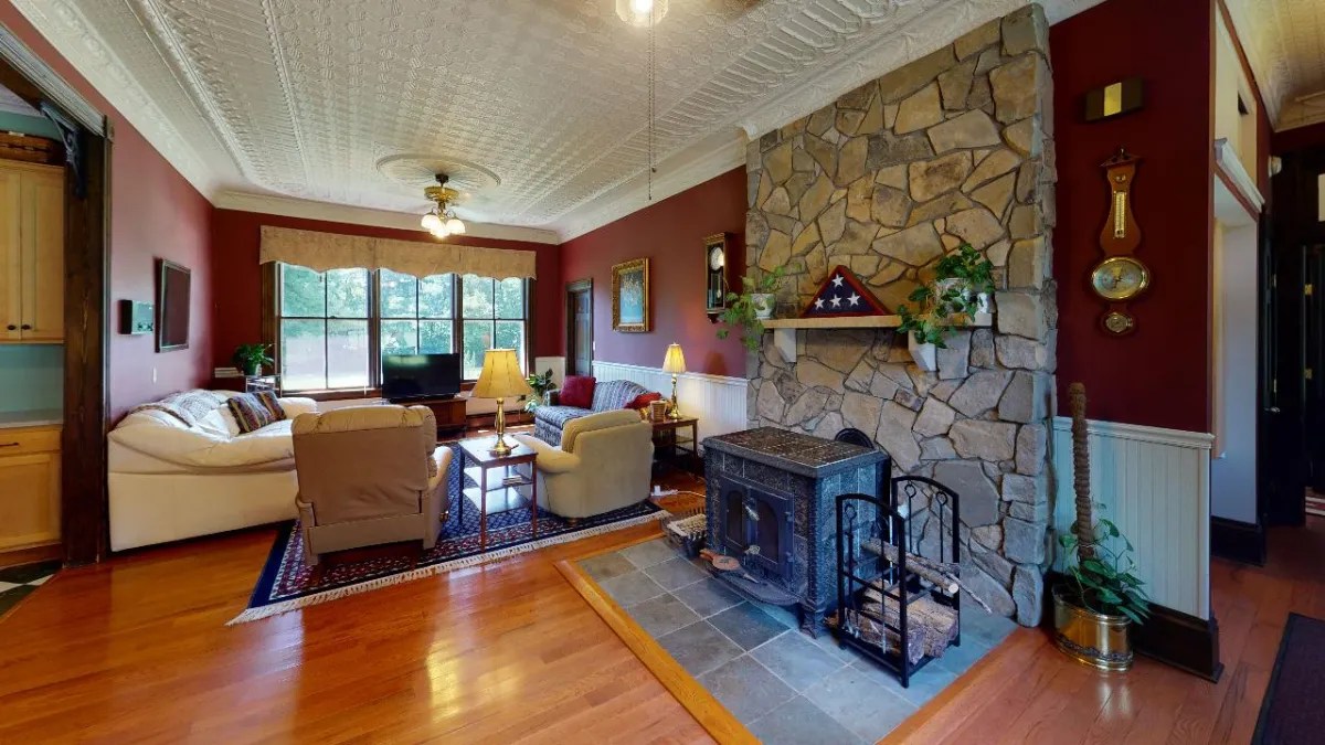 Afton Mountain Bed & Breakfast 🏠 Virginia Historic Homes for Sale