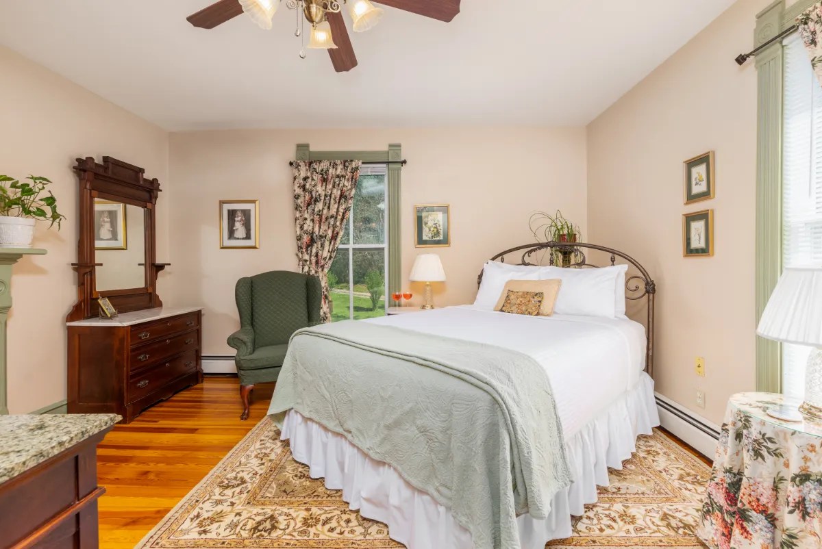 Afton Mountain Bed & Breakfast 🏠 Virginia Historic Homes for Sale