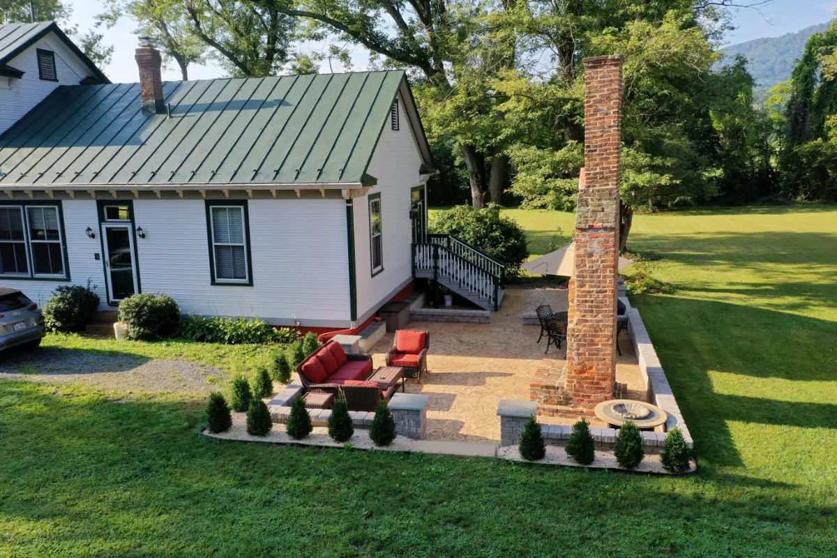 Afton Mountain Bed & Breakfast 🏠 Virginia Historic Homes for Sale