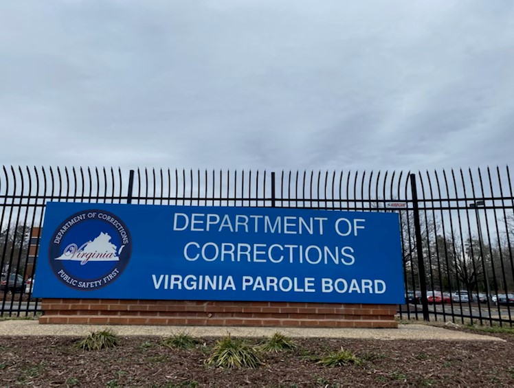 Suspended investigator sues state inspector general, claims