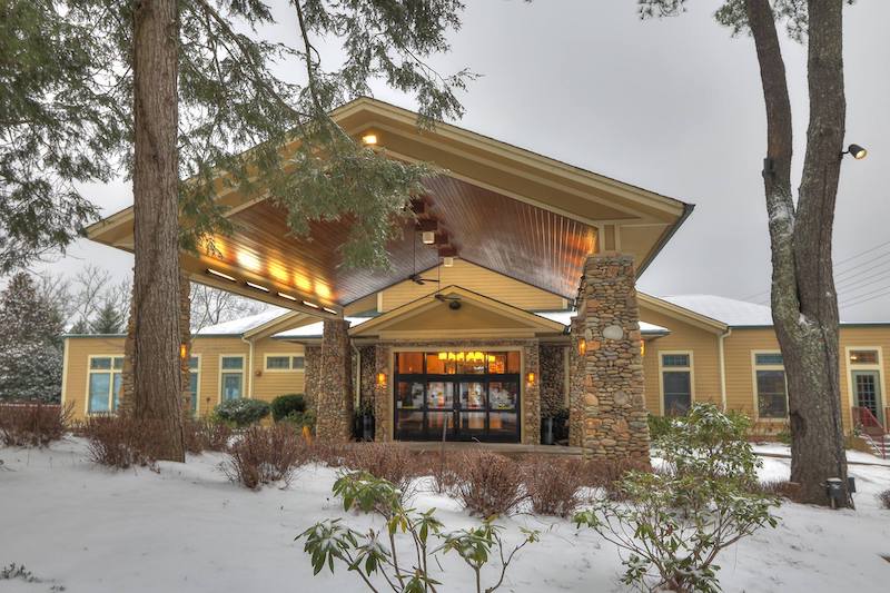 12 Most Romantic Getaways in Tennessee for Couples