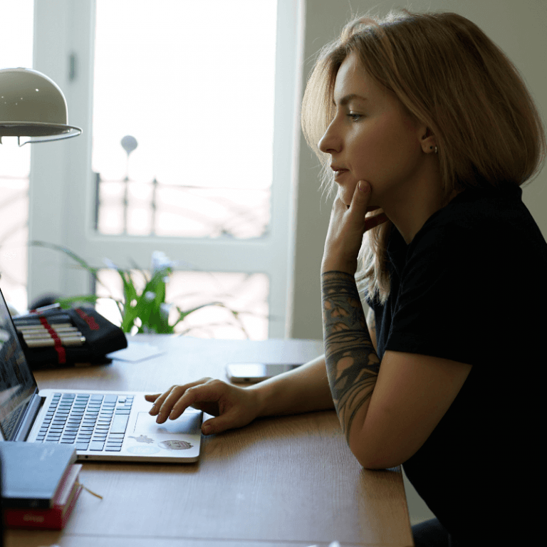 Top 3 Laptop Options for Virtual Assistants (For Any Budget!) Virtual