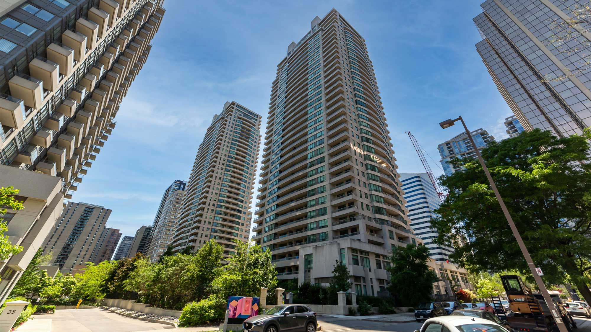 23 Hollywood Ave. Virtual Tour by Online Open House of the property