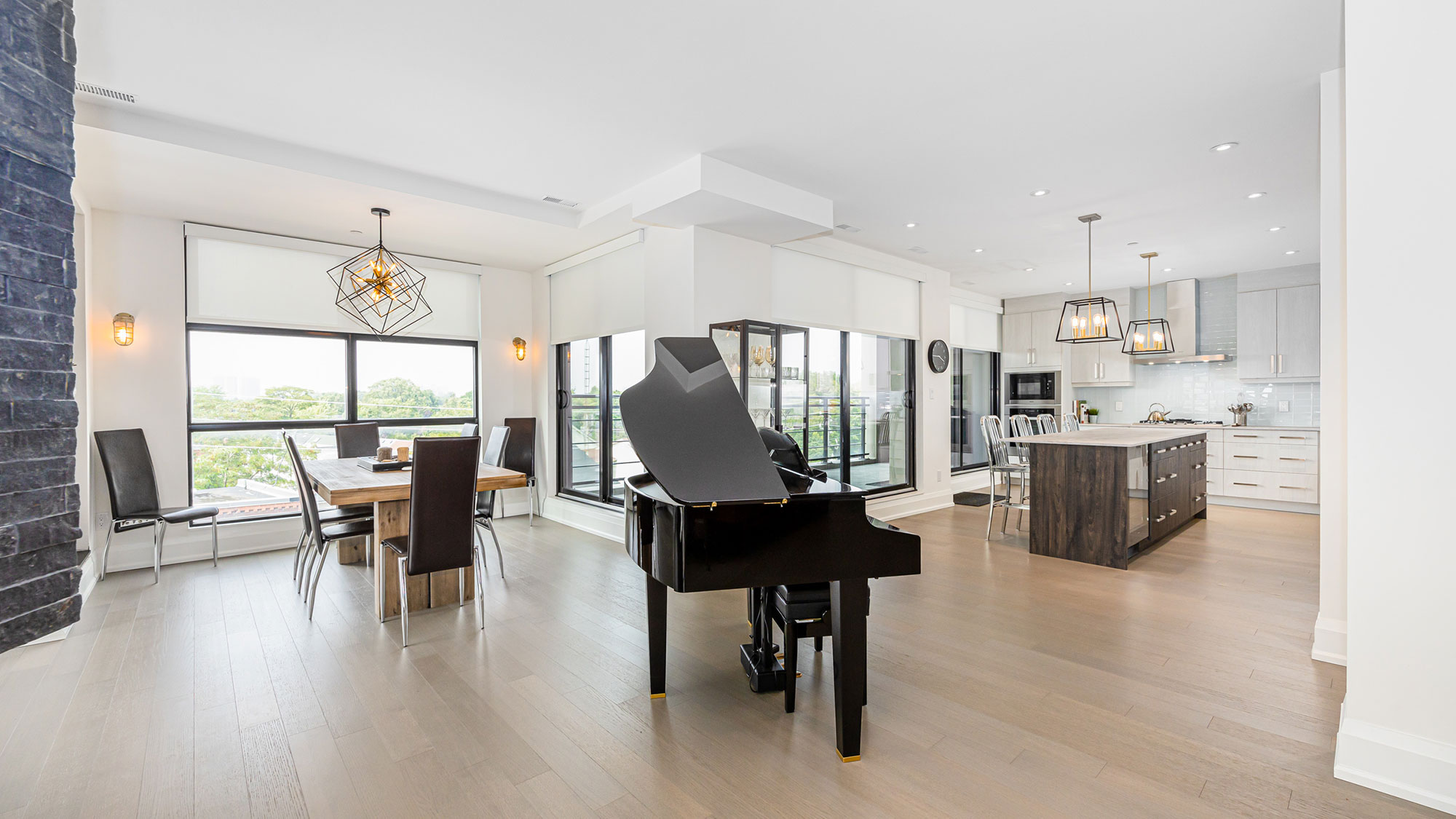 365 Beech Ave. Virtual Tour by Online Open House of the property