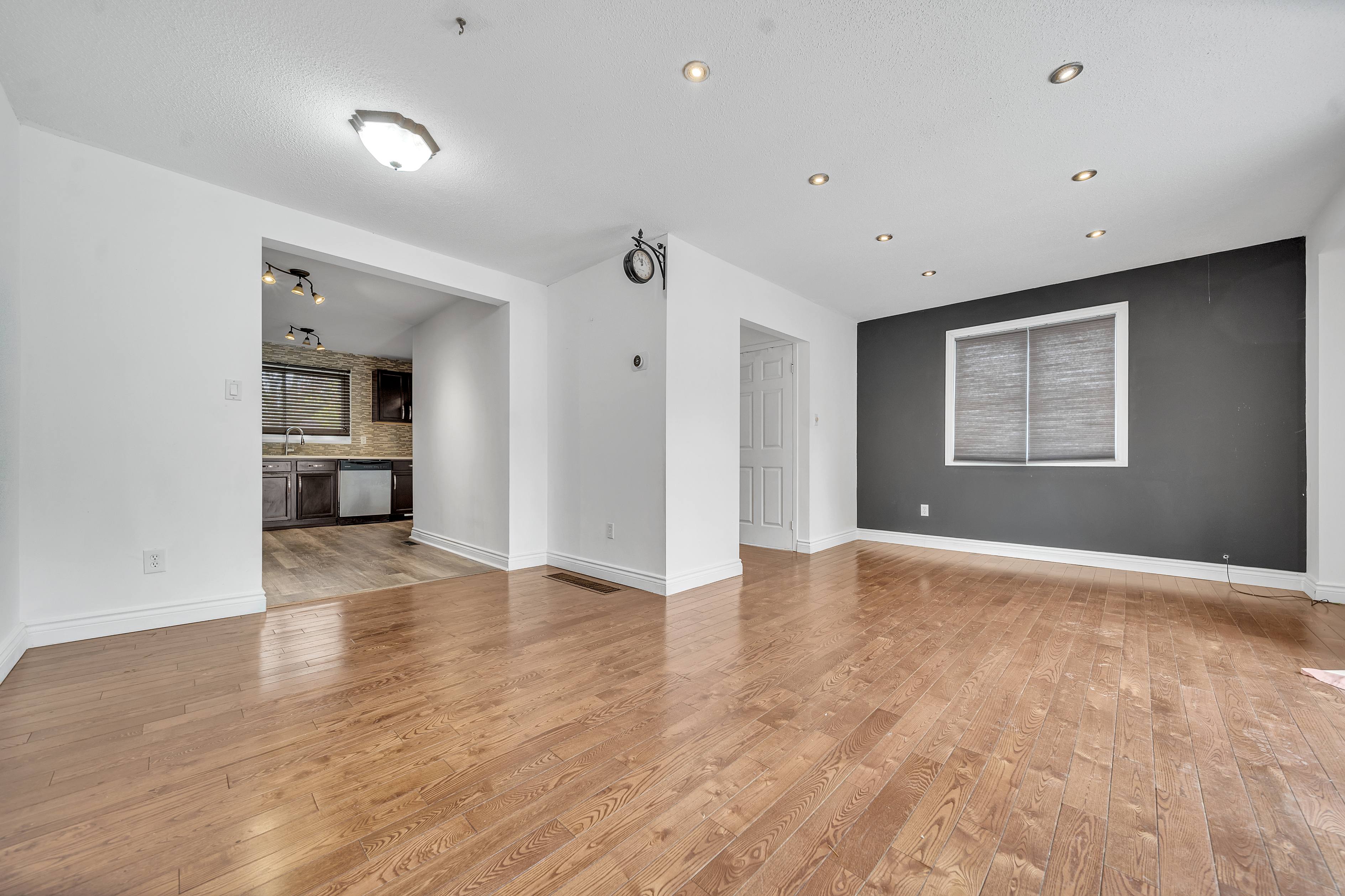 121 Carberry Crescent Virtual Tour by Online Open House of the property