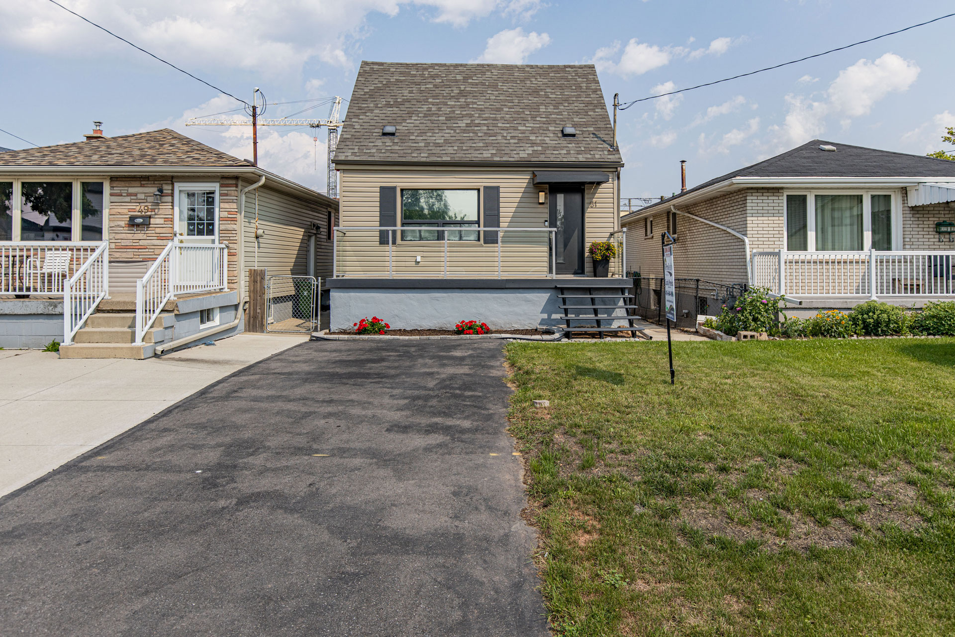 51 Delena Ave. S. Virtual Tour by Online Open House of the property