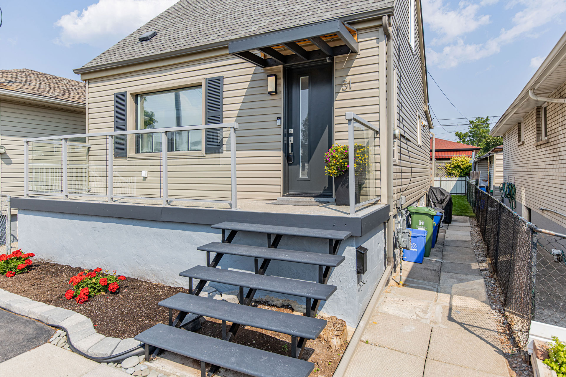 51 Delena Ave. S. Virtual Tour by Online Open House of the property