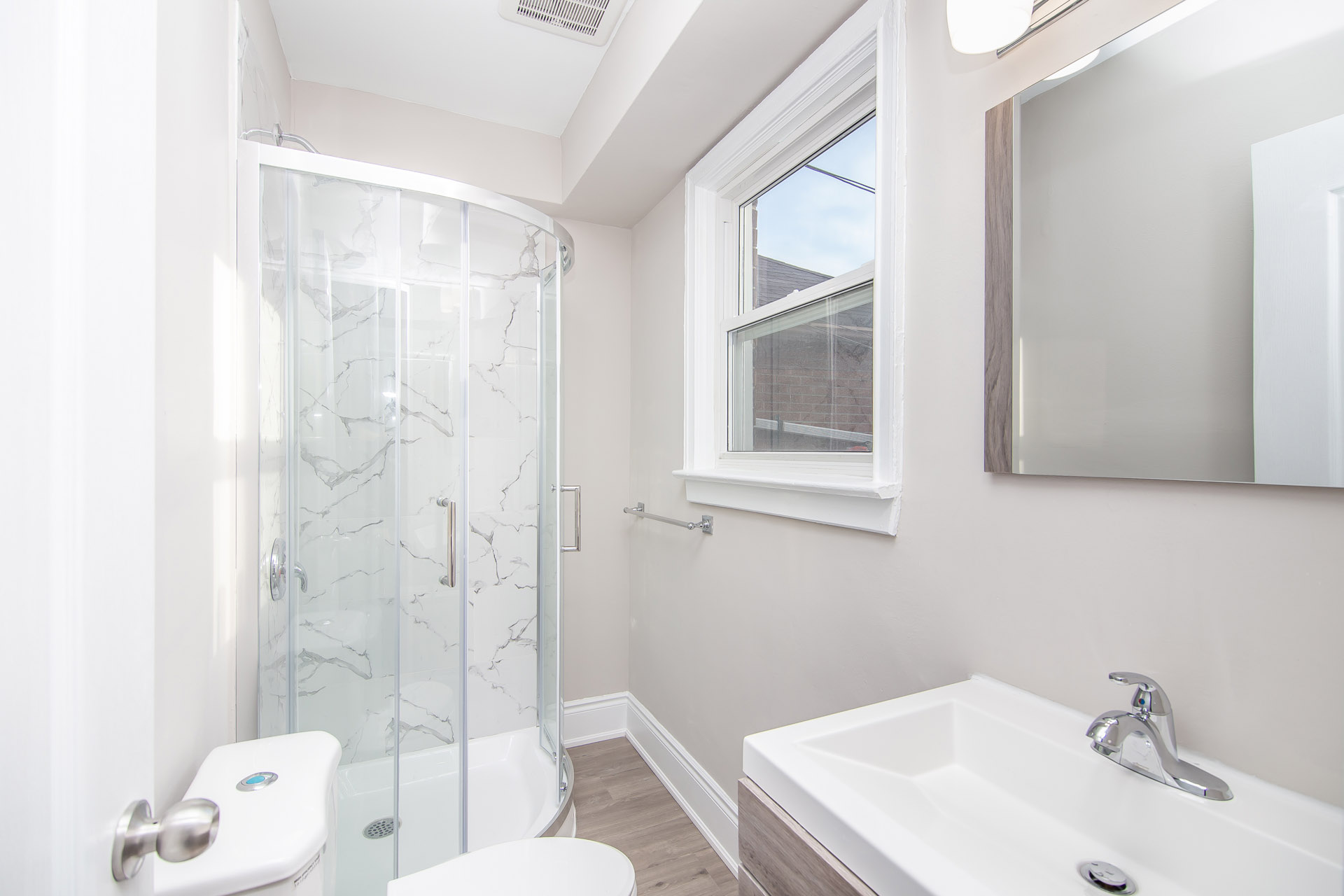 521 Rogers Rd. Virtual Tour by Online Open House of the property