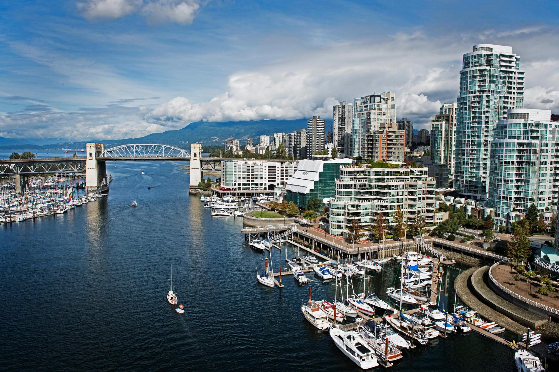 10 Best Places to Visit in Canada Visa Help