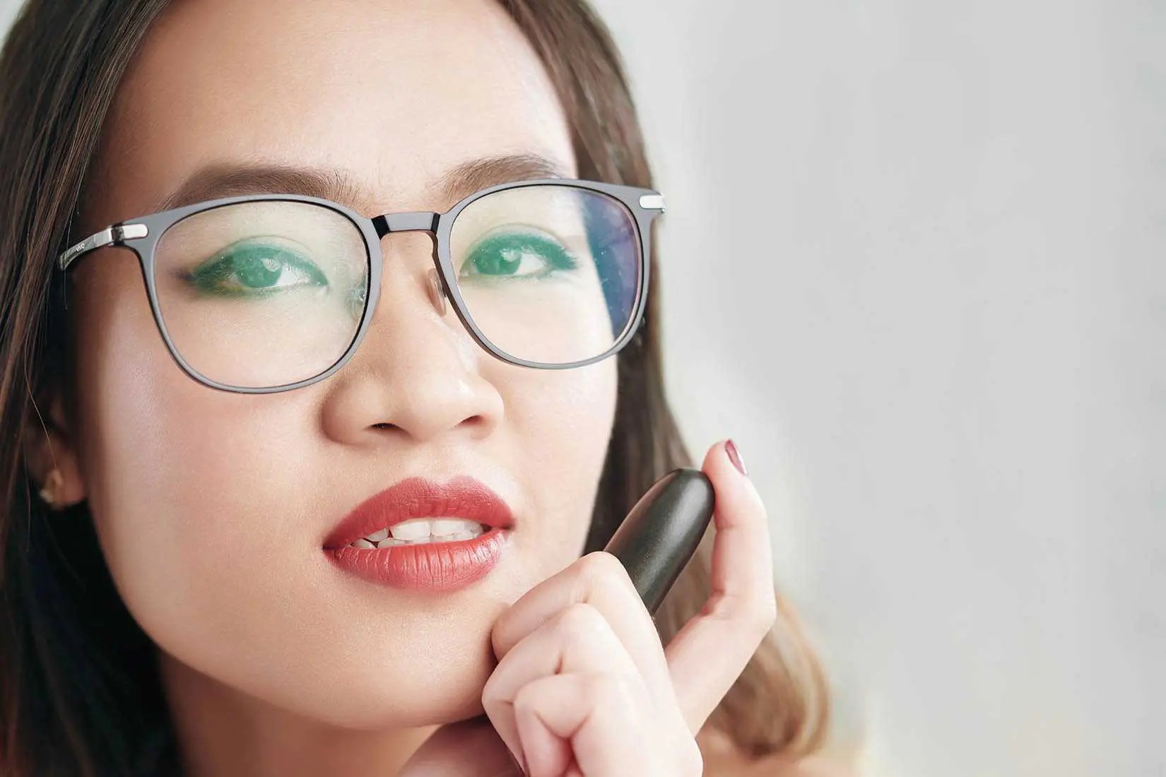 Asian Fitting at Visio Optical We adjust your spectacles to fit well
