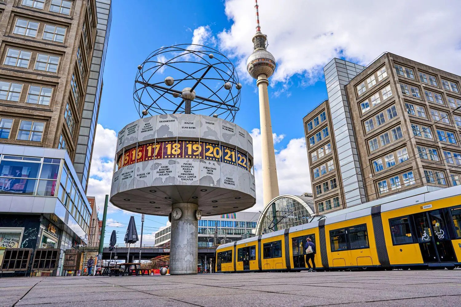 ic! berlin An introduction to trendy spectacles Visio Optical