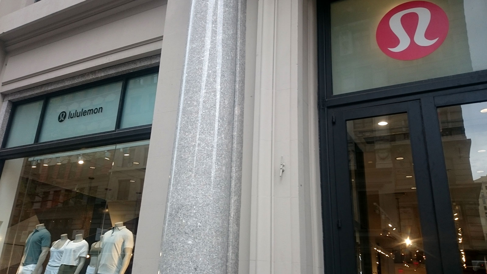 lululemon 5th Avenue, New York Sportswear store