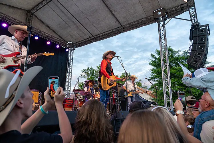 Visit the Town of Kaycee Wyoming in Johnson County WY