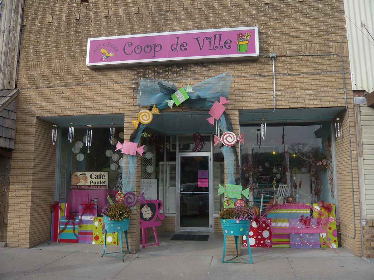 Coop De Ville in Louisville, Nebraska Near Lincoln & Omaha