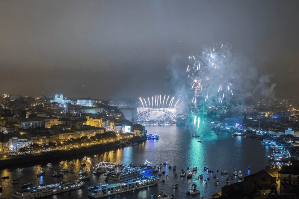 feux d´artifice J´Y VIS, JE L´ADORE, JE LA DÉFENDS!