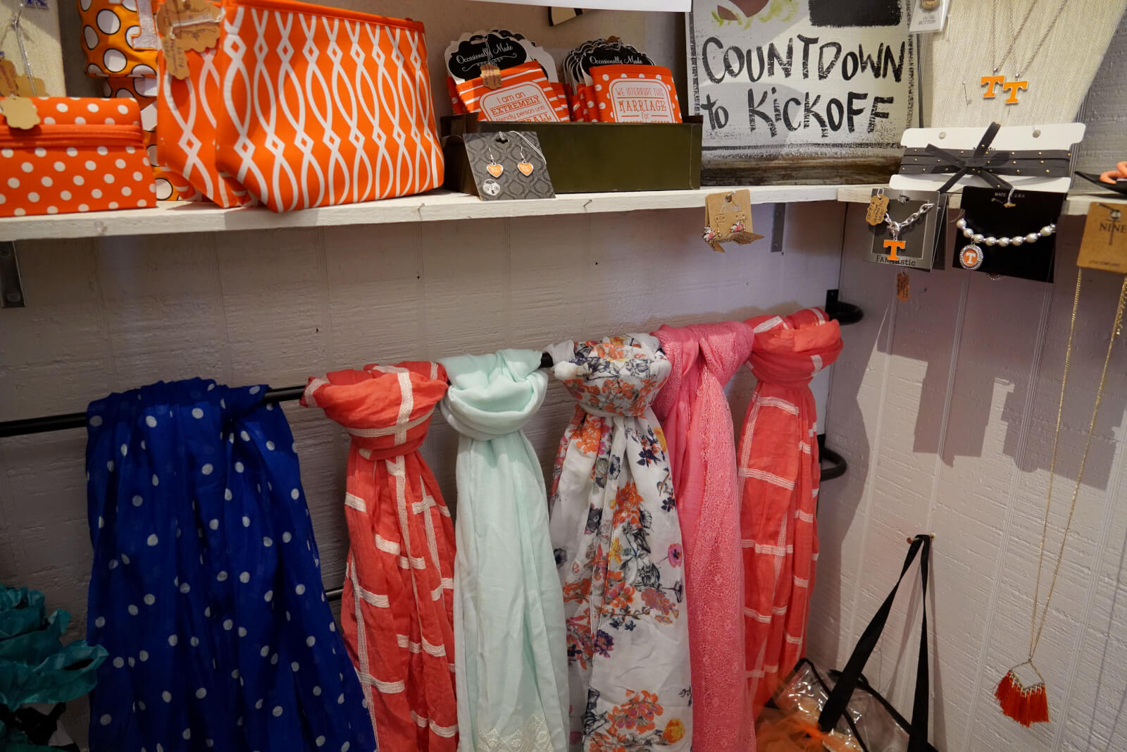 Shoppes at Homespun Visit Farragut