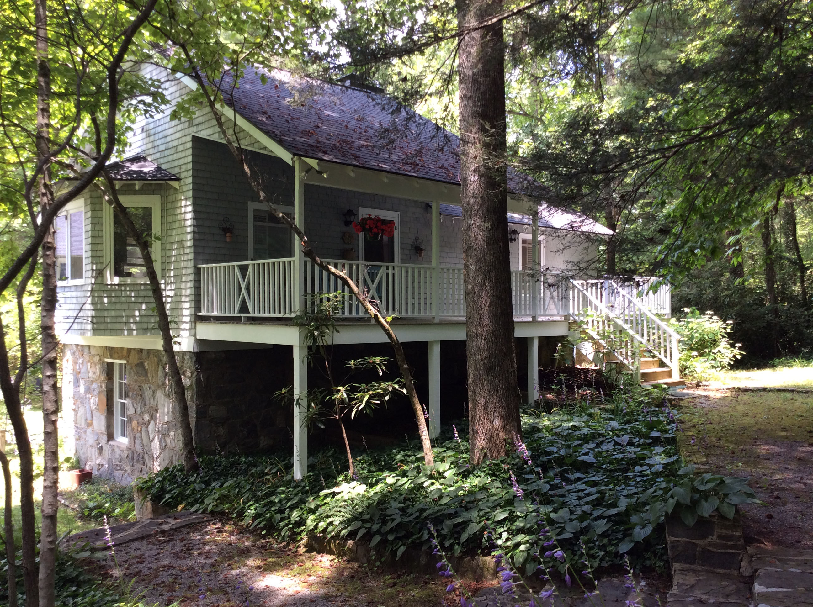 Lake Summit Nest, Dock and Boathouse To Hendersonville, NC