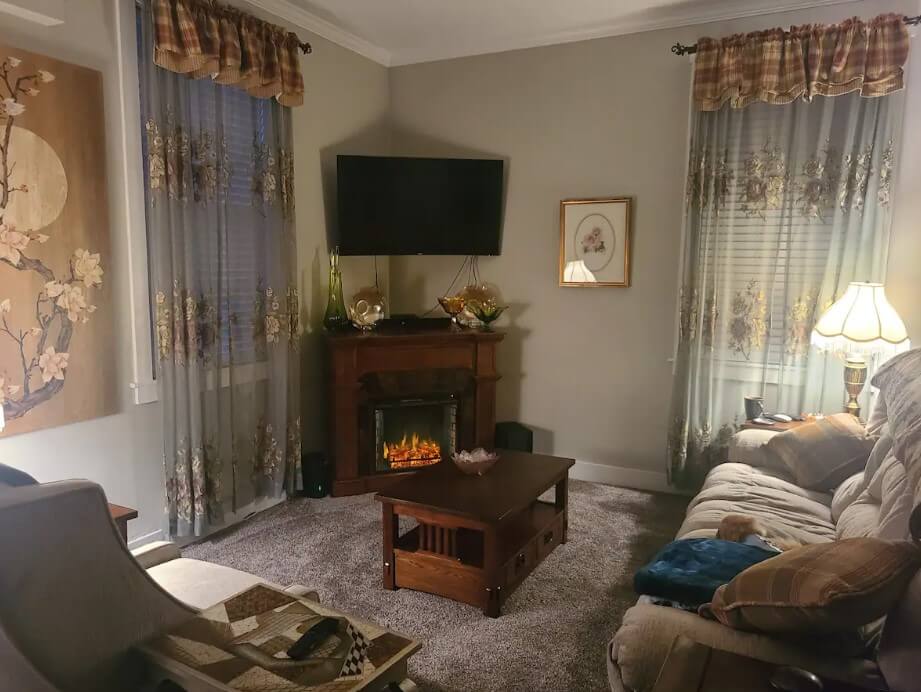 The Bloch Guest House Visit Hermann