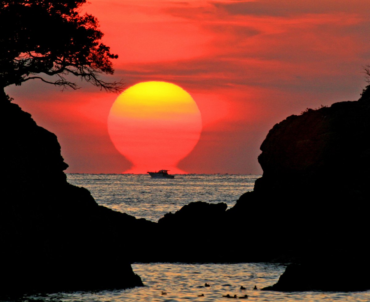 Daruma Sunset The lucky sunset (Mirage of setting sun)｜Highlights