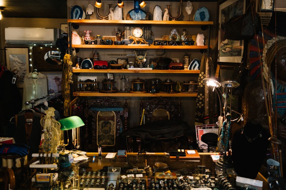 GUIDE TO VINTAGE & ANTIQUE STORES IN REDDING, CA Redding