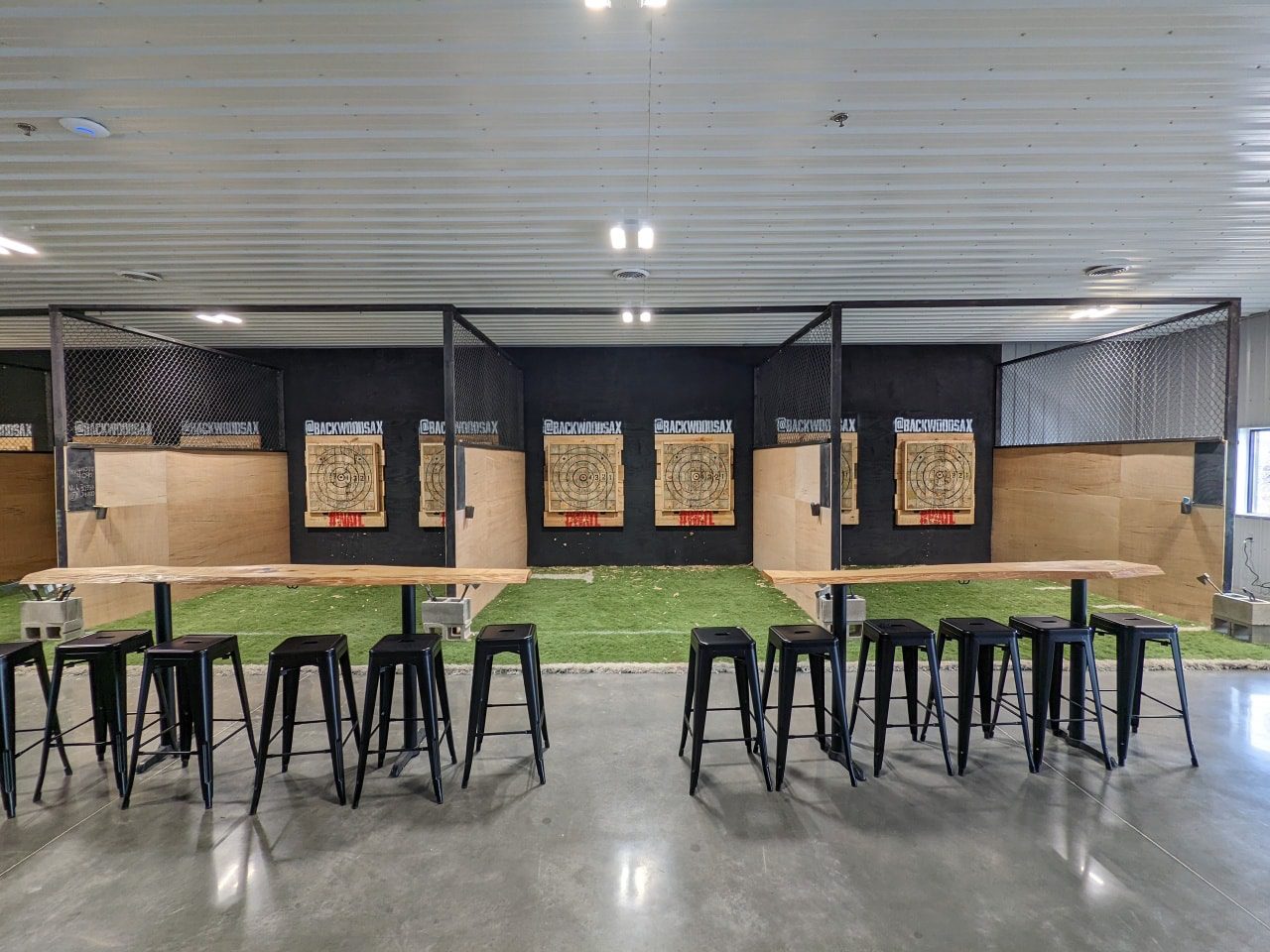 Backwoods Axe Throwing visitSI