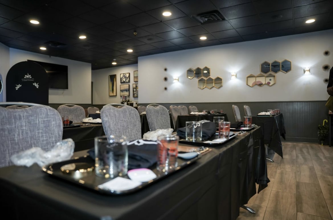 Wood Wicks & Sips Candle Making Class (Karaoke Edition) Visit South