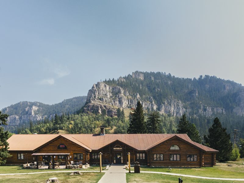 Latchstring Inn Restaurant Offering Food and Drink in Spearfish SD