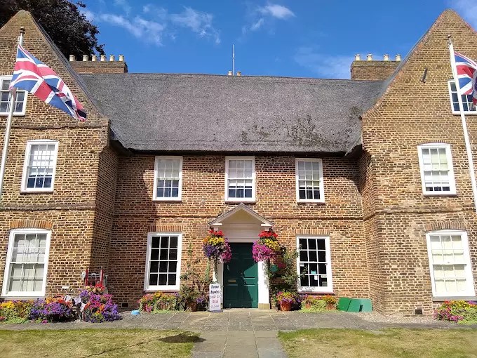 Alford Manor House Visit the Seaside