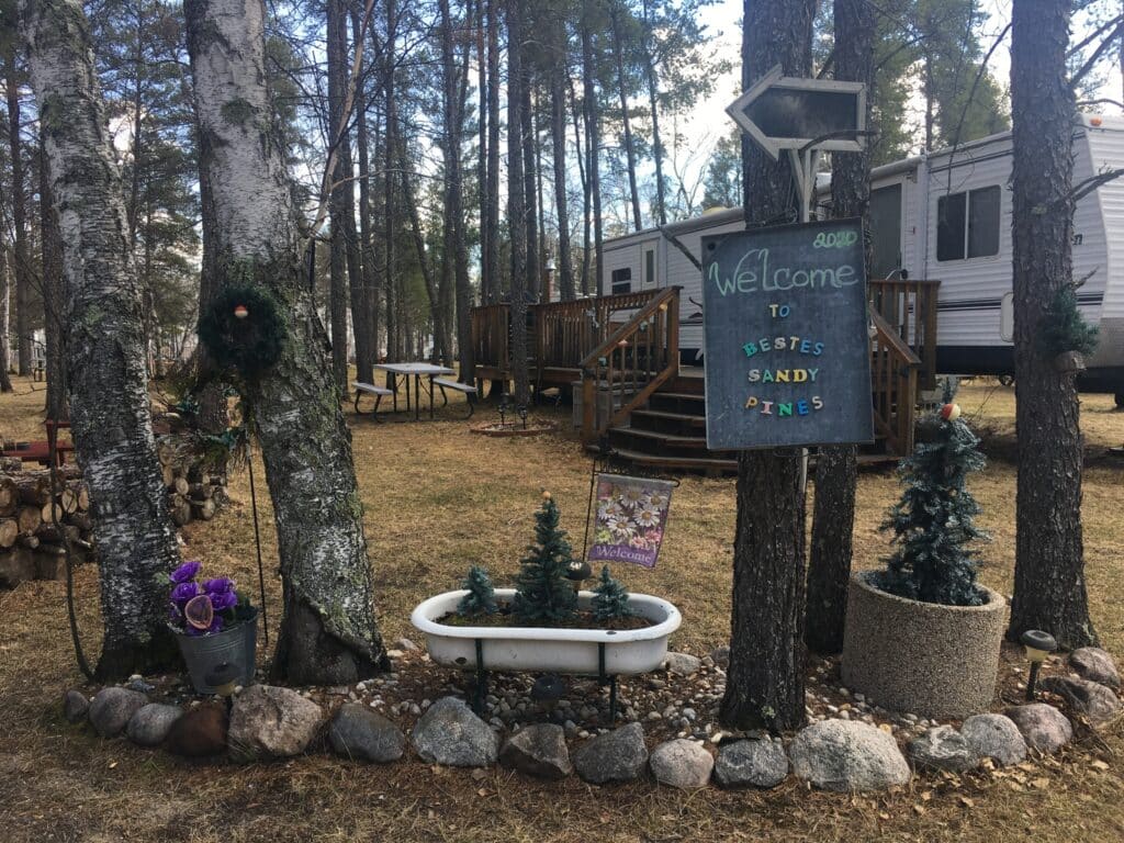 Beste's Sandy Pine's Campground Visit Warroad, MN