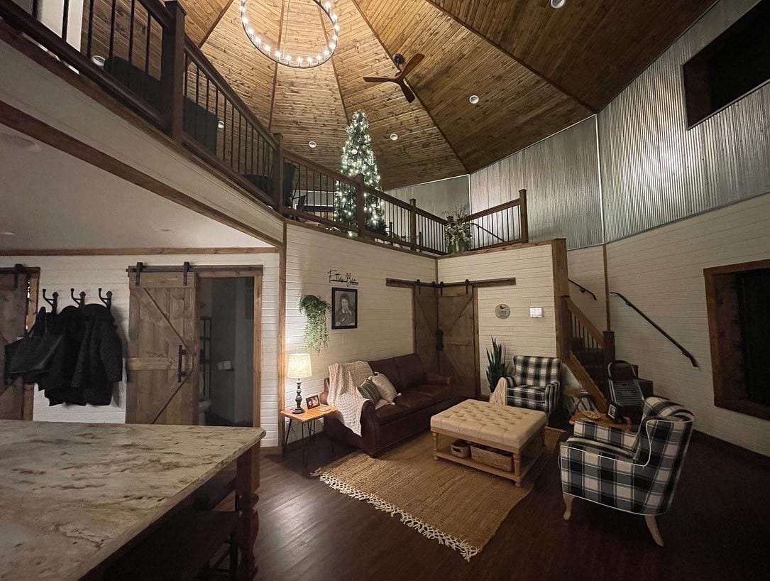 Etta's Bin Warroad Lodging in a 36’ Grain Bin