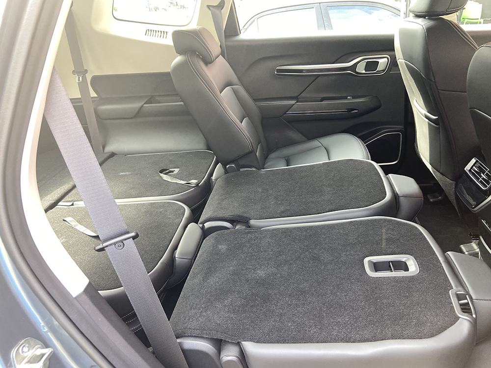 Photos The 7seater Geely Okavango midsize crossover VISOR PH