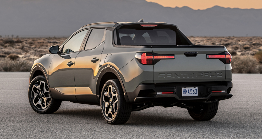 The Hyundai Santa Cruz is quite a small pickup truck VISOR PH