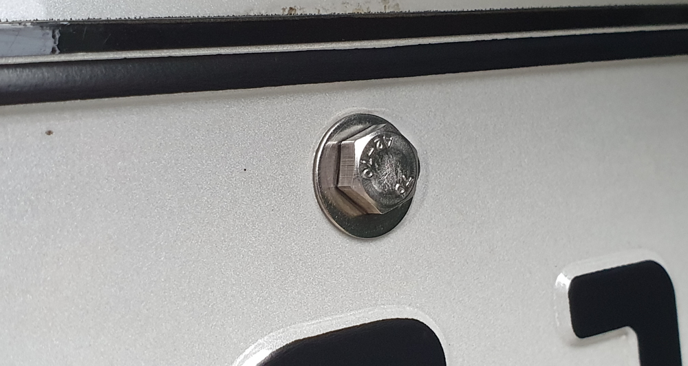 Here’s a simple trick to keep your license plates secure VISOR.PH