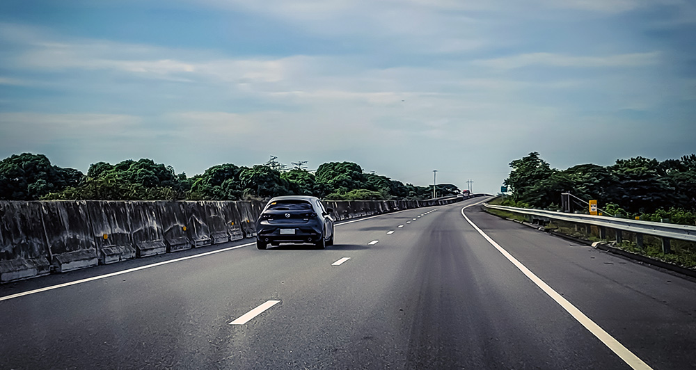 Hogging the leftmost lane isn’t cool VISOR.PH