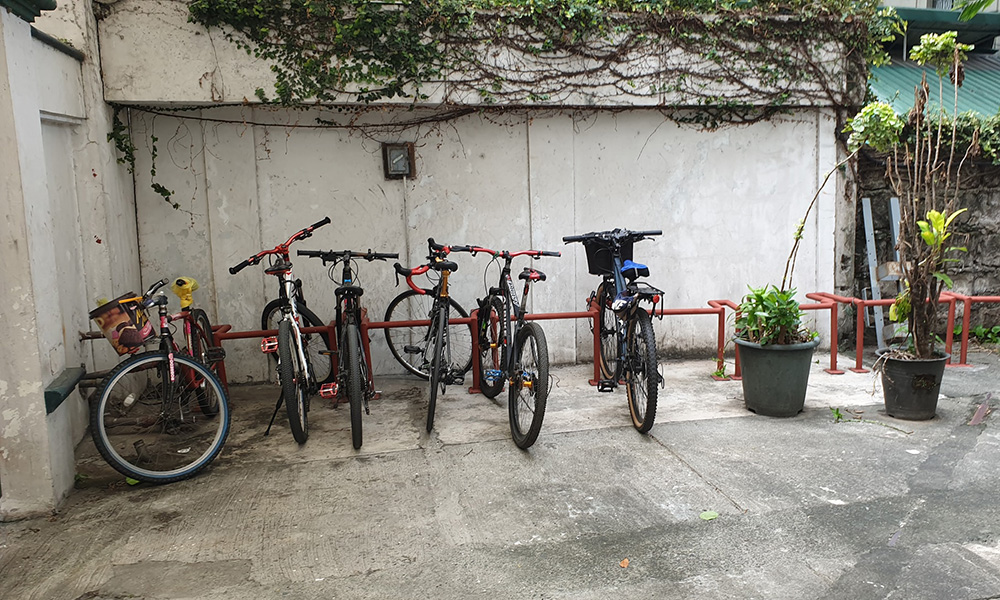 Lasallians, in case you didn’t know, DLSU Manila has bike parking